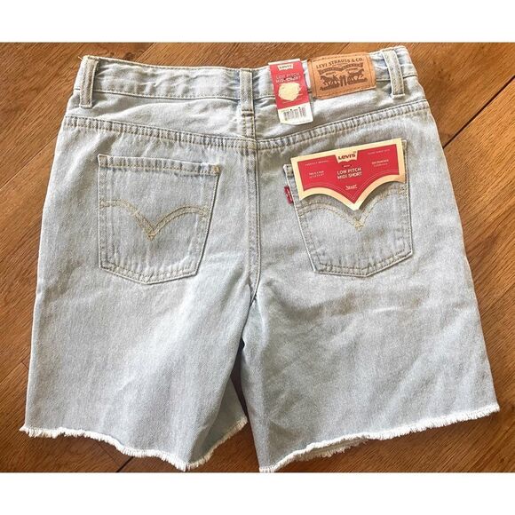 Levi's Blue Jean Shorts with Distressed Details NWT Size 14 Reg Girls - Picture 2 of 6